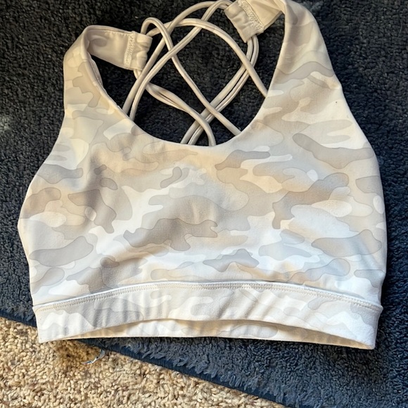 Like new/hardly worn Glyder strappy light camo sports bra in women’s size S - Picture 2 of 5